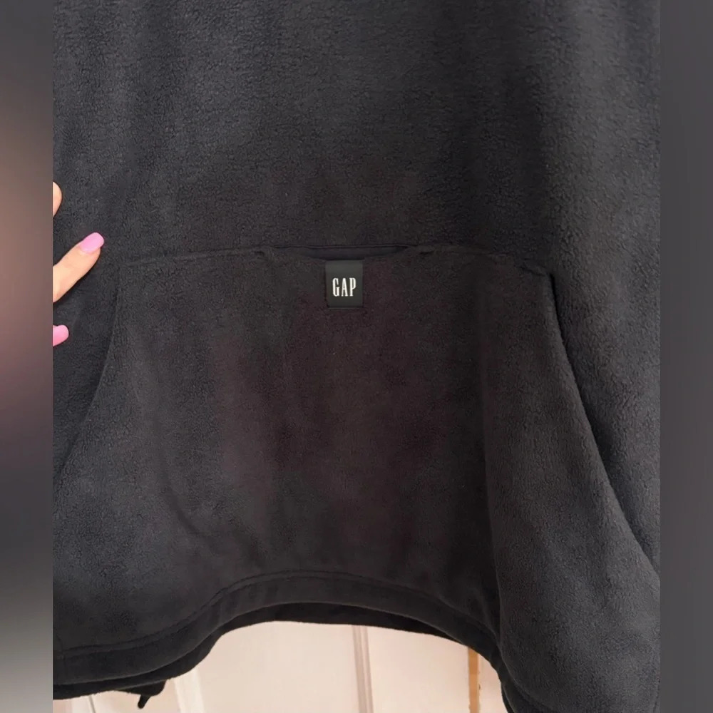 Yeezy Gap Engineered by Balenciaga Polar Fleece Padded Hoodie in black - Picture 4 of 11